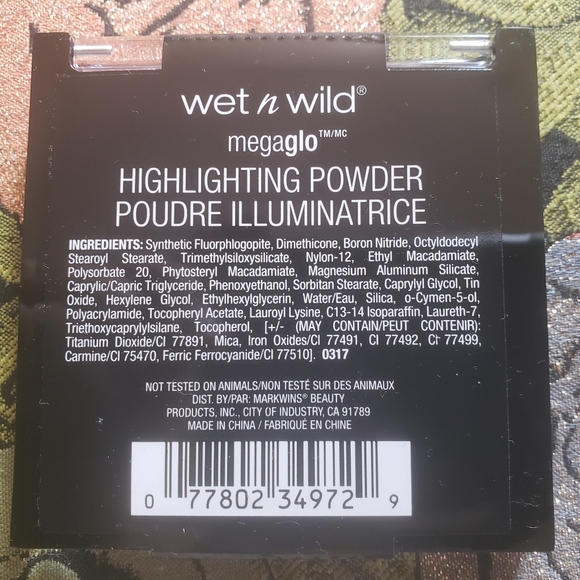 Wet n Wild Highlight Powder Precious Petals - Picture 2 of 2